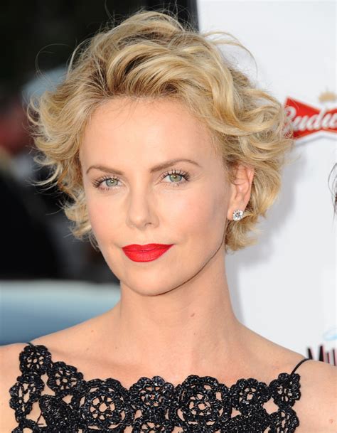 coupe de cheveux charlize theron